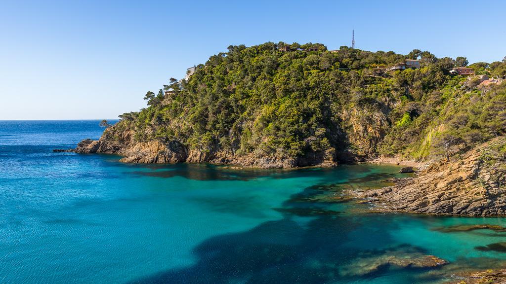 Hotel La Calanque Кавалер-сюр-Мер Екстер'єр фото